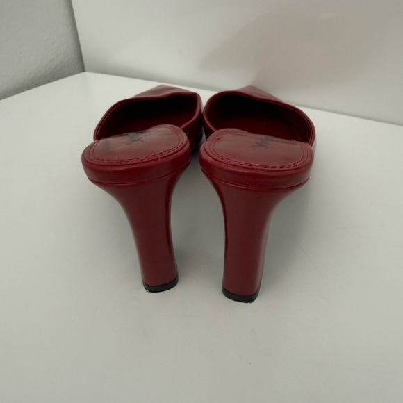 NWOT Unamused Pointed Toe Mule (Women)
Jeffrey Campbell size 9 - Picture 6 of 8